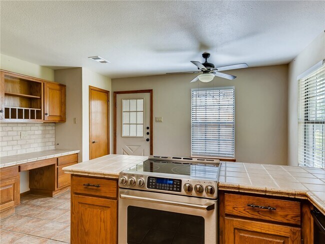Building Photo - 10511 Hibbs Ln