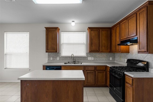 Building Photo - 124 Amberwood Ct