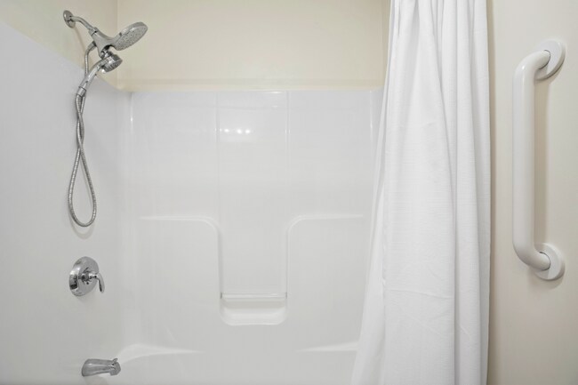 Building Photo - 128 Ashworth Ave