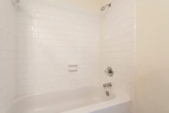 Building Photo - 2103 Aruba Calle