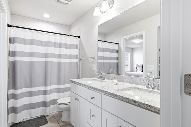 Building Photo - 5602 Chestnut Xing