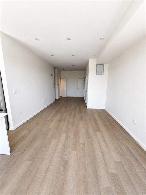 Building Photo - 546 Saratoga St