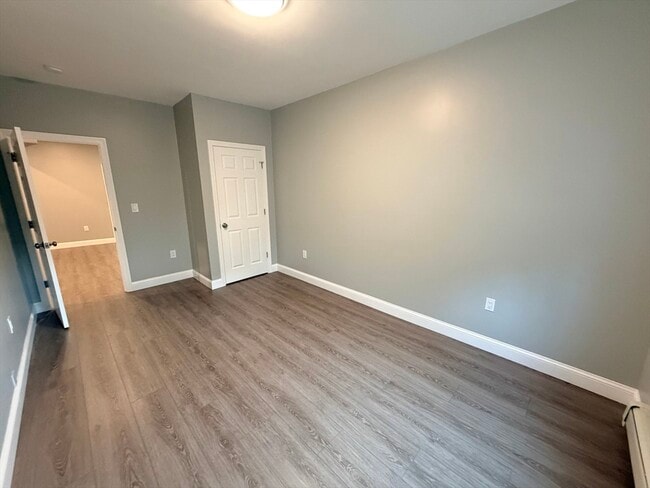 Building Photo - 86 Kendall Ave