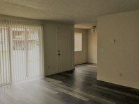 Building Photo - Stark Street Villa