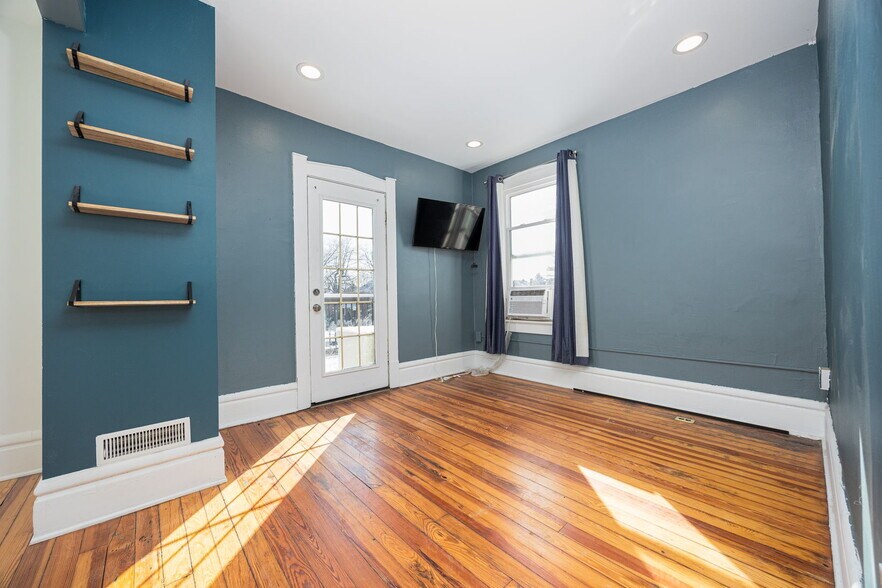 Building Photo - 732 Bedford Ave