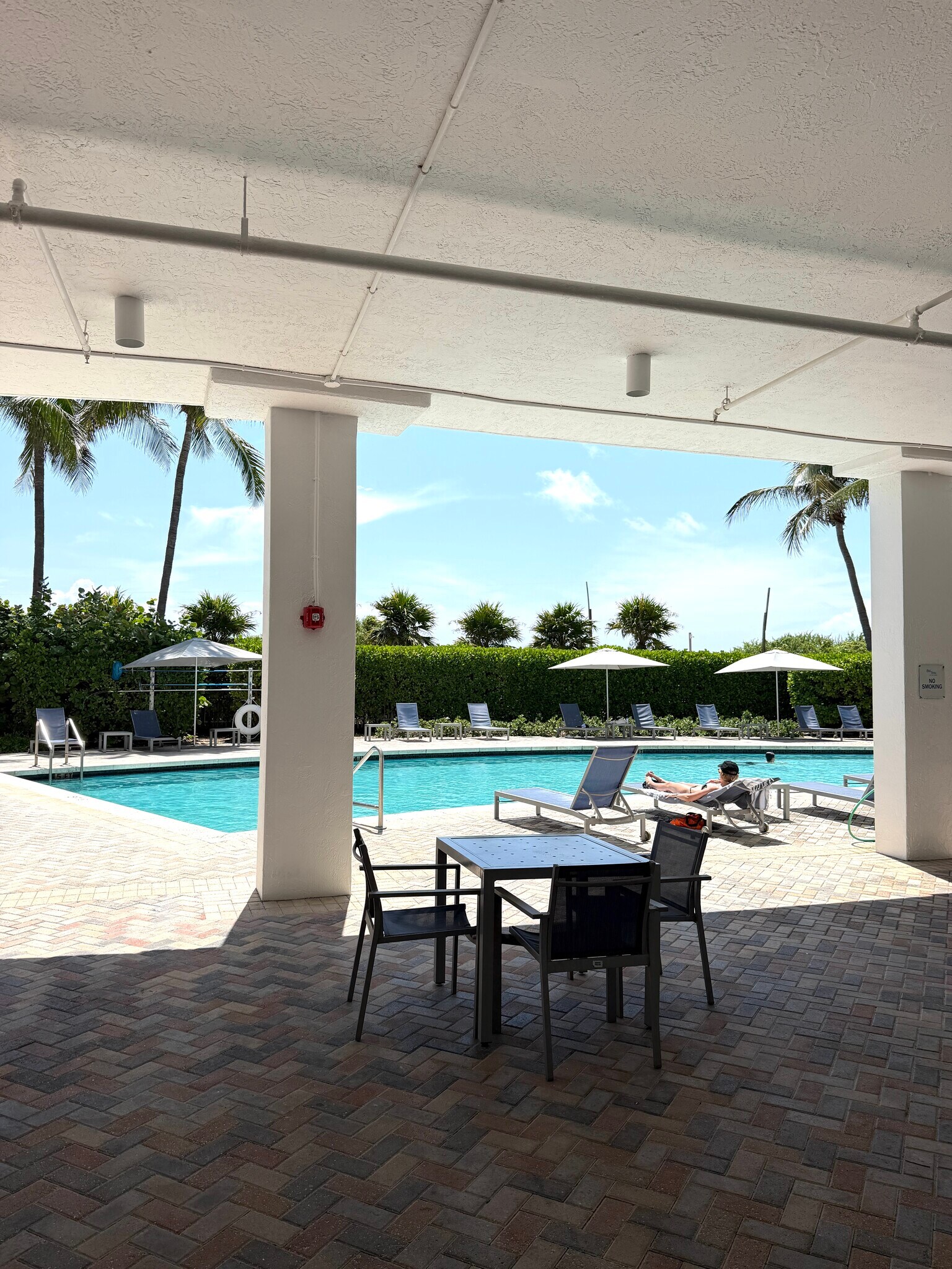 Building Photo - 6515 Collins Ave
