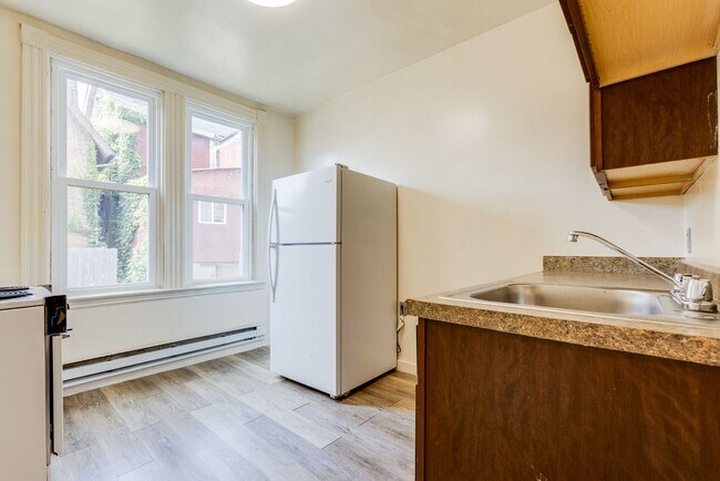 Building Photo - 709-711 Industry St