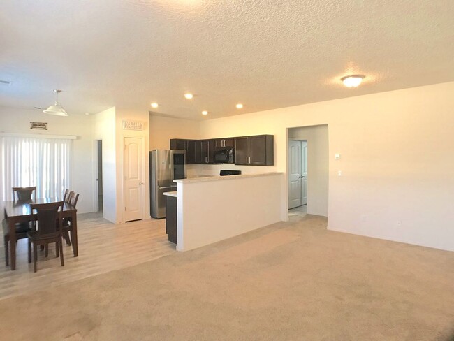 Building Photo - Spacious 4 Bedroom Los Lunas Home. Open la...