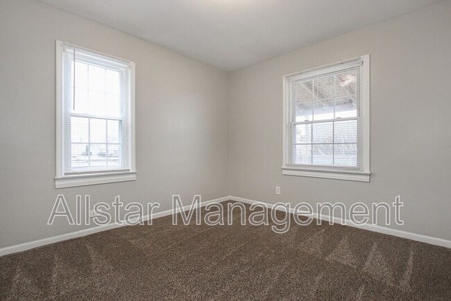 Building Photo - 4607 Lincoln Ave