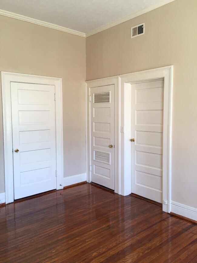 bedroom - 1130 5th Ave