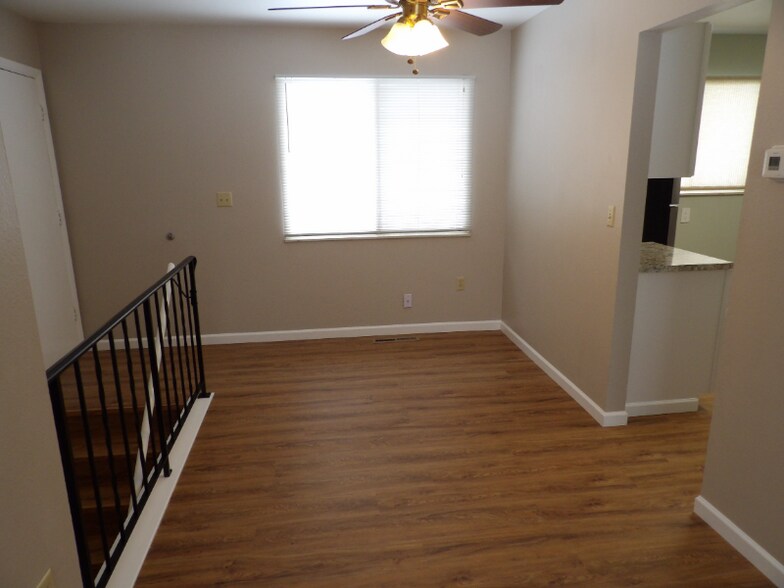 Building Photo - 5486 Mira Loma Cir