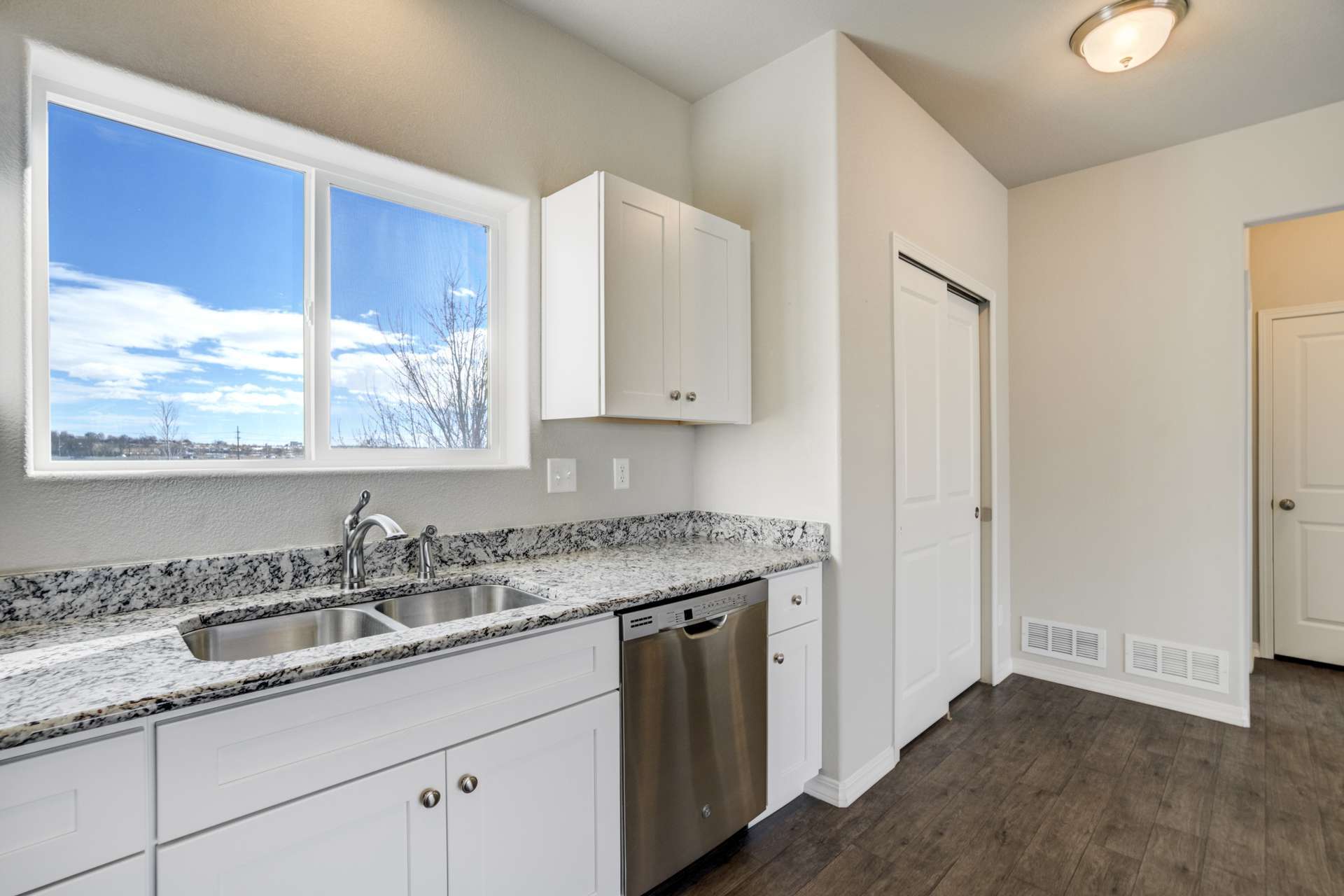 Building Photo - 753 Grissom Dr