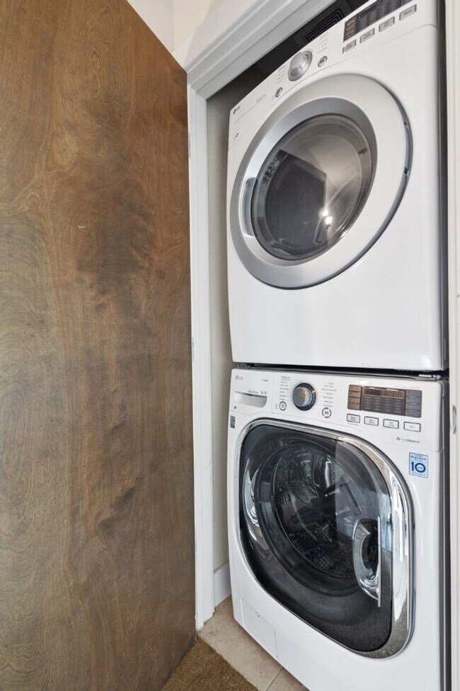 Building Photo - 1101 Grove Blvd