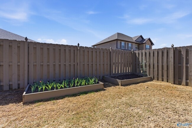 Building Photo - 121 Burlcrest Ct