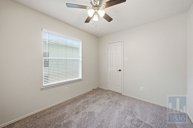 Building Photo - 1506 Fort LLoyd Pl