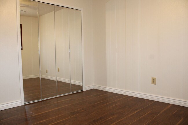 Building Photo - Move In Ready!!!