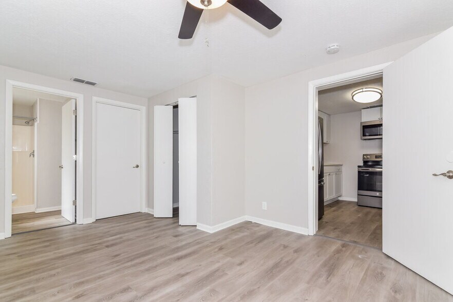 Building Photo - 1809 E Sitka St