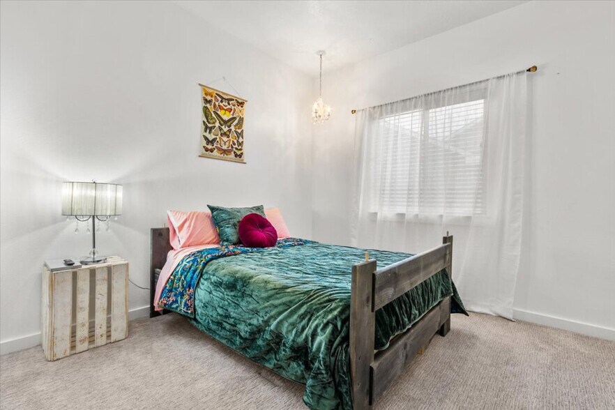 Building Photo - 3962 N McKinley Pk Ave