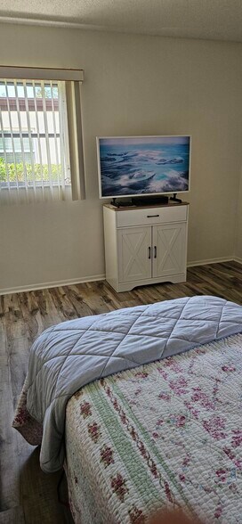 Building Photo - 6215 Green View Cir