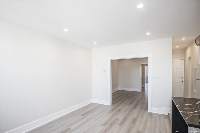 Building Photo - 67-17 Myrtle Ave