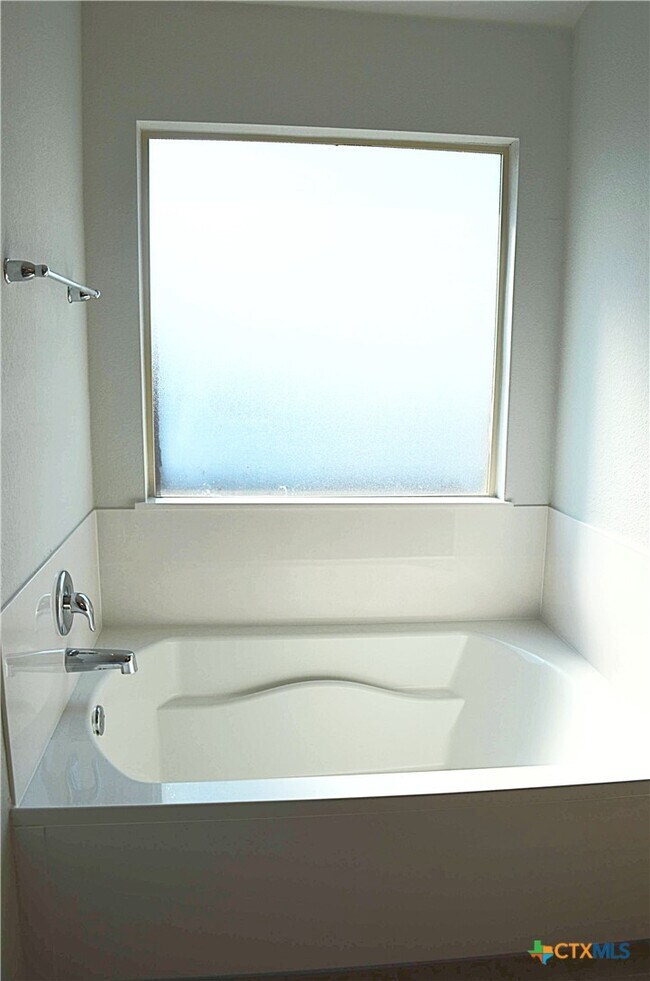 Building Photo - 2606 Cortona St