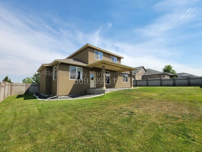 Building Photo - 1108 S Kansas Pl