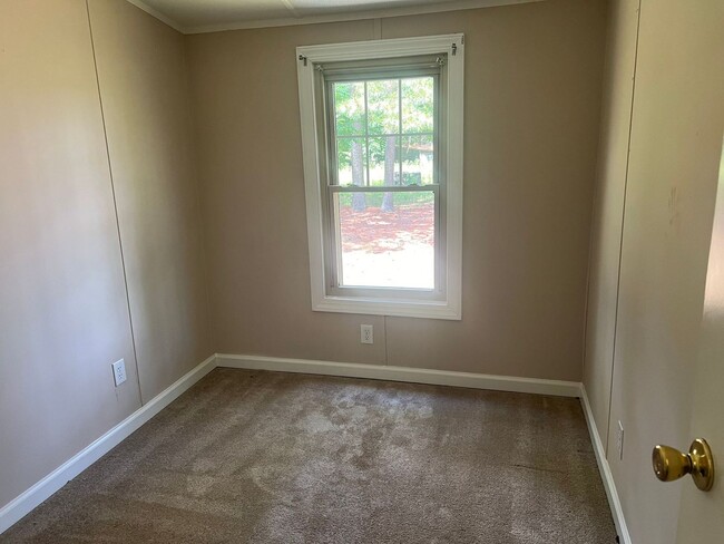 Building Photo - 3 Bedroom Singlewide Mobile Home