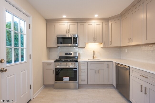 Building Photo - 44 Central Ave