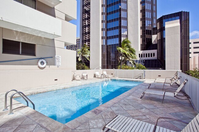 Building Photo - Marine Surf - Studio 1b 1parking! in Waikiki