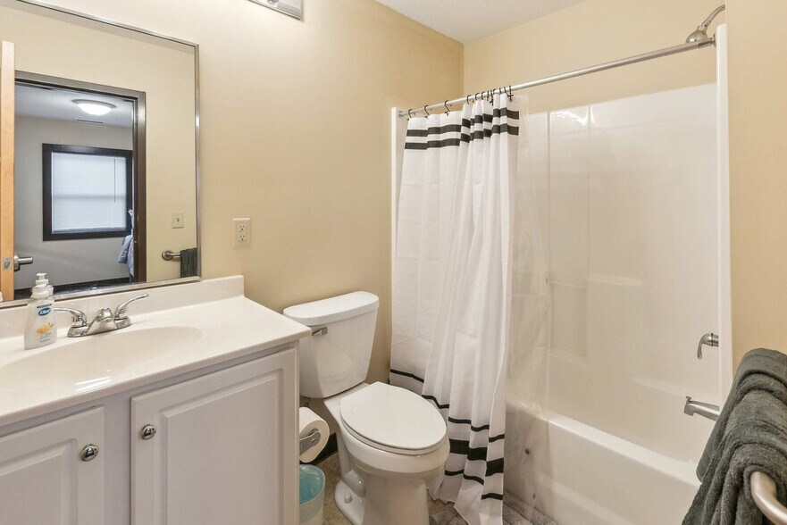 Building Photo - 1695 N Lexington-Springmill Rd