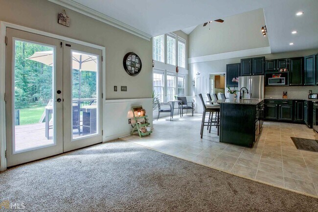 Building Photo - 208 Wysteria Ct