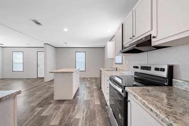 Building Photo - 305 W Buell Dr