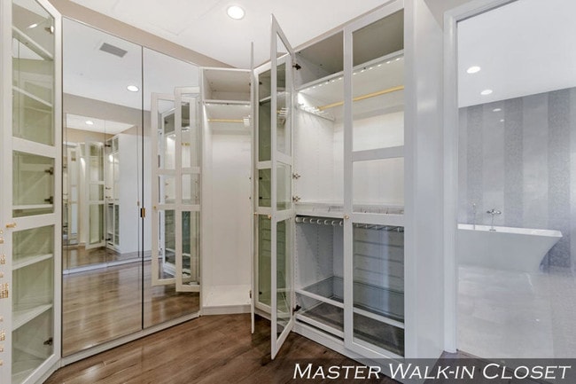 Building Photo - 6836 Adriano Dr