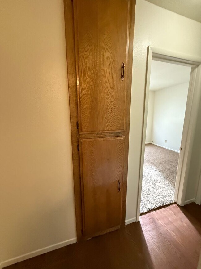 Building Photo - Victorville- Spring Valley Lake, 3 Bedrooms 2 bathrooms, New Paint