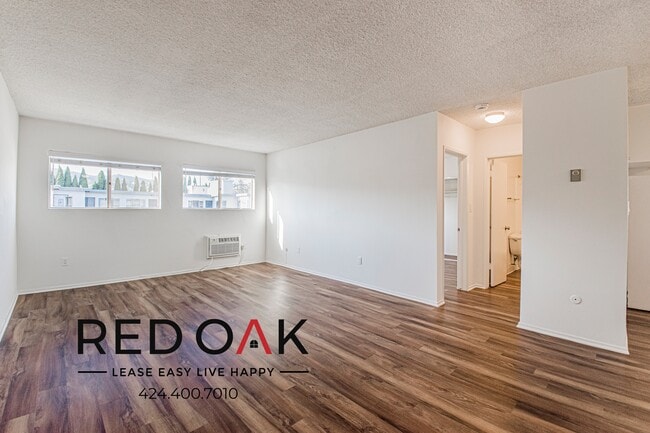 Building Photo - 1539 Alexandria Ave
