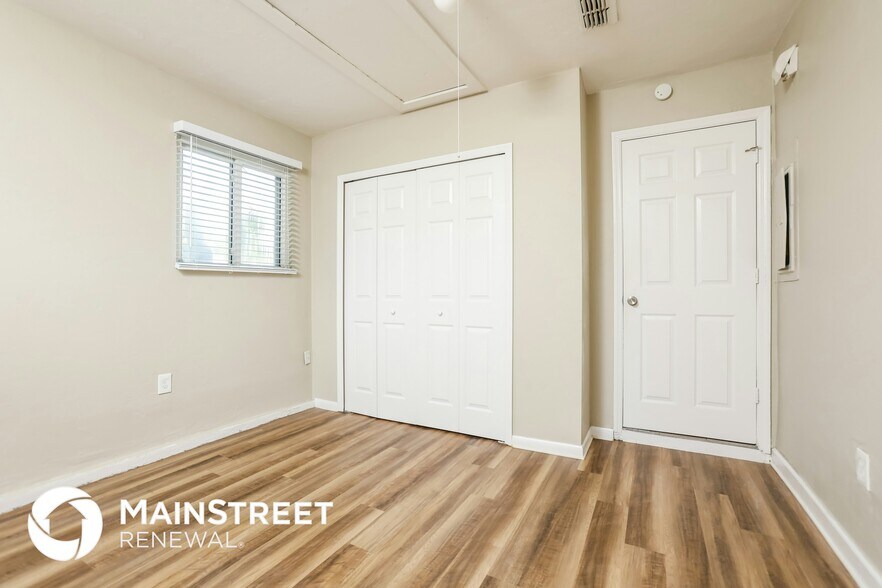 Building Photo - 801 W Arizona Ave