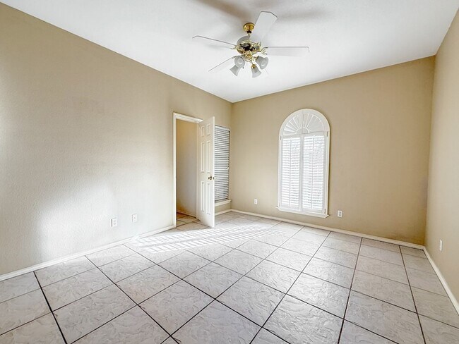 Building Photo - 4406 Lanham St