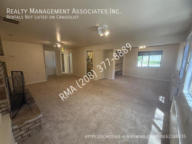 Building Photo - 3540 S Summerset Way