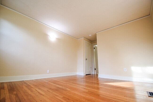 Building Photo - CLA2613-2615