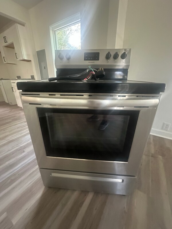 Building Photo - 1003 N Young St