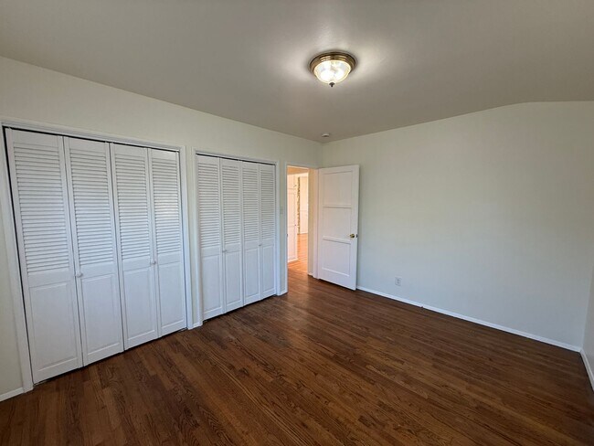 Building Photo - Now Leasing a 2-Bedroom Home in a Prime East Long Beach Location!