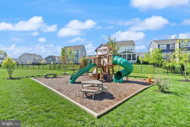 Building Photo - 1108 Coubertin Dr SE