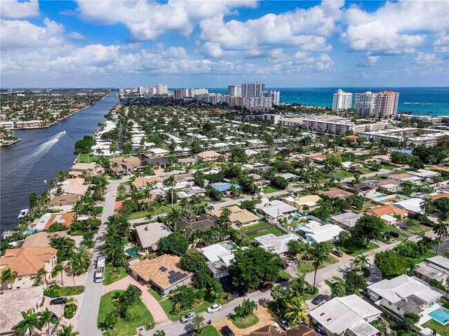 Building Photo - 1949 Windward Dr