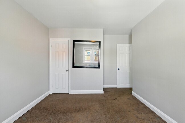 Building Photo - 5306 Ready Ave