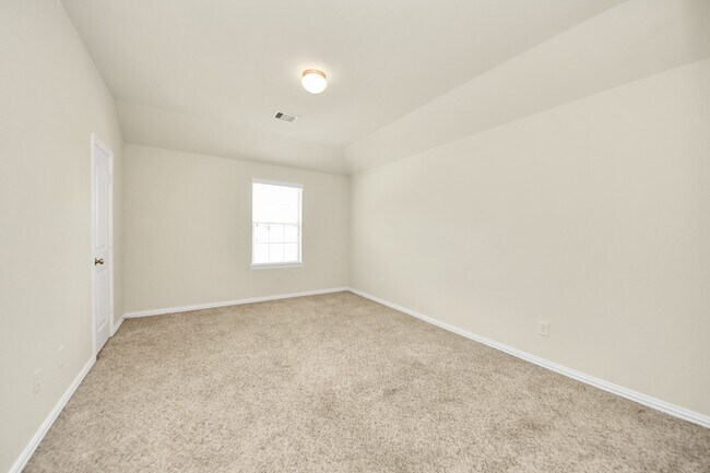 Building Photo - 1437 Northwood Springs Dr