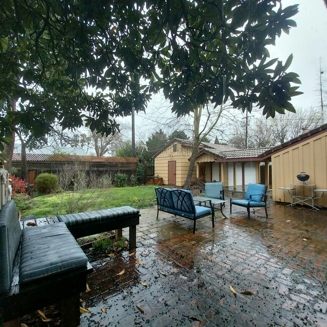 Building Photo - 3226 Pilgrim Ct