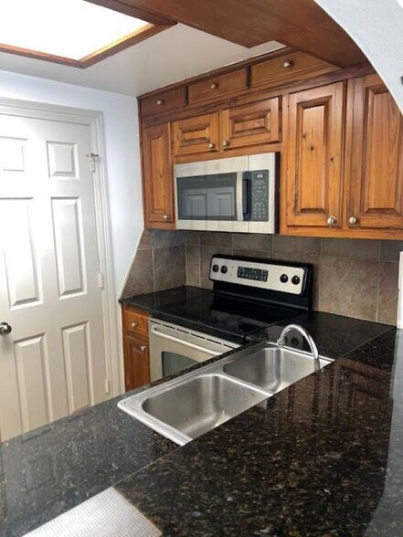 Building Photo - 2045 N 3rd St