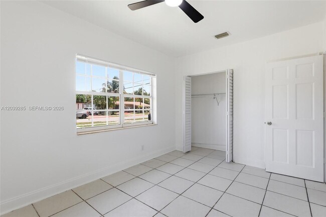 Building Photo - 875 NW 168th Dr
