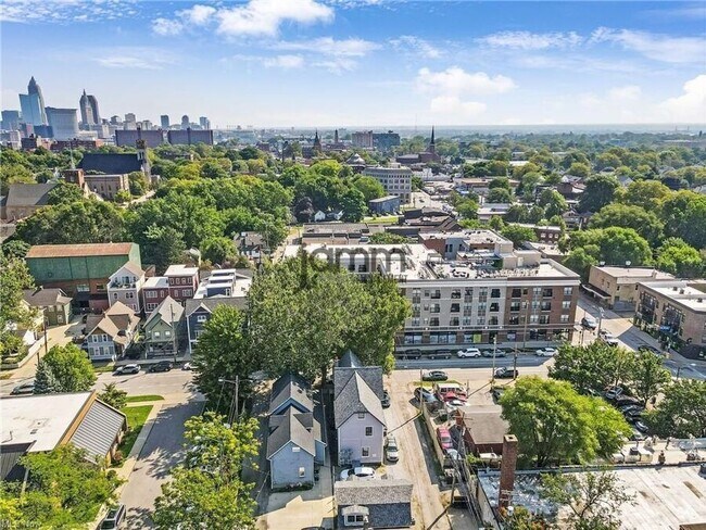 Building Photo - 1960 Randall Rd