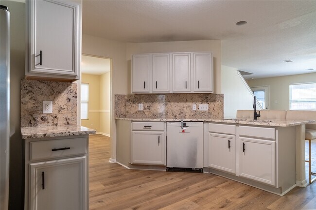 Building Photo - 3426 Barkers Crossing Ave